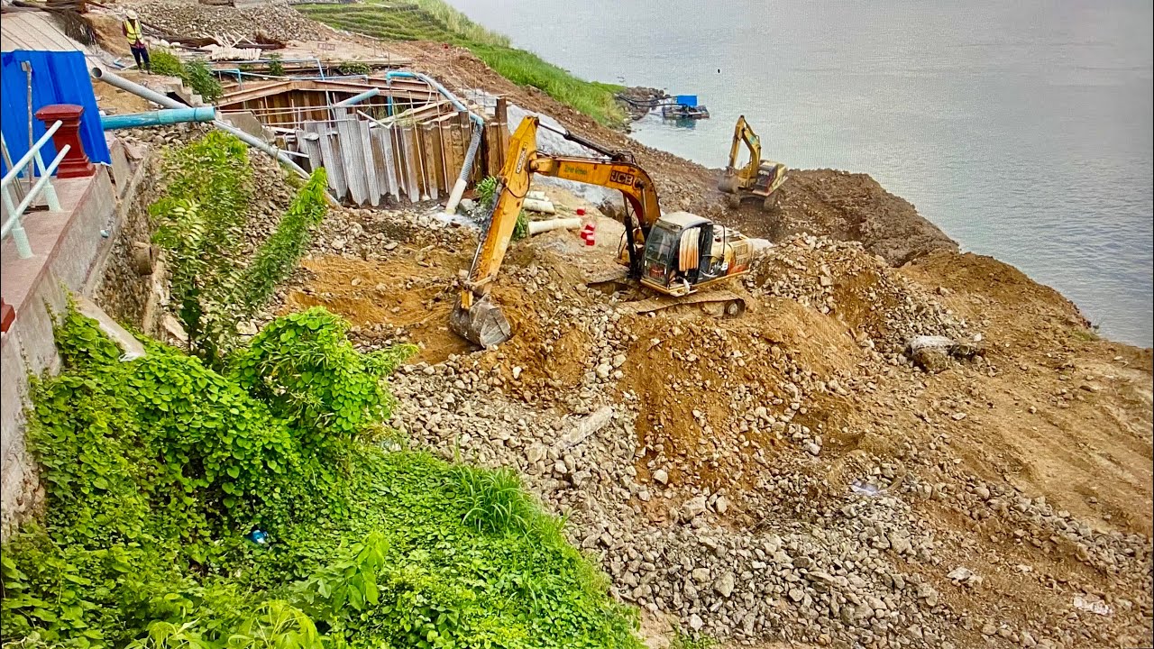 Amazingly! perfect Acction Exccellent Skill of Young operator Excavator ...