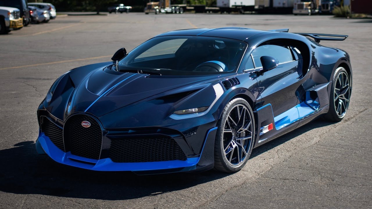 NEW!! Exposed Blue Carbon Bugatti Divo Delivery!! - YouTube | Blusen