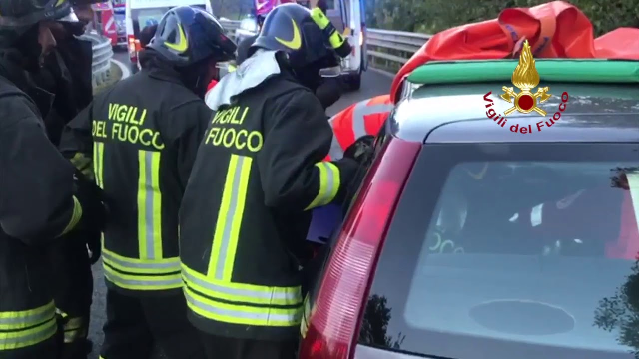 Video A8 incidente svincolo Lainate in direzione Milano - YouTube