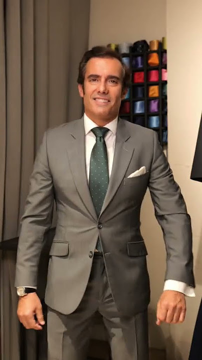 ► Esta es la Mejor Corbata para Combinar con un TRAJE GRIS 👔