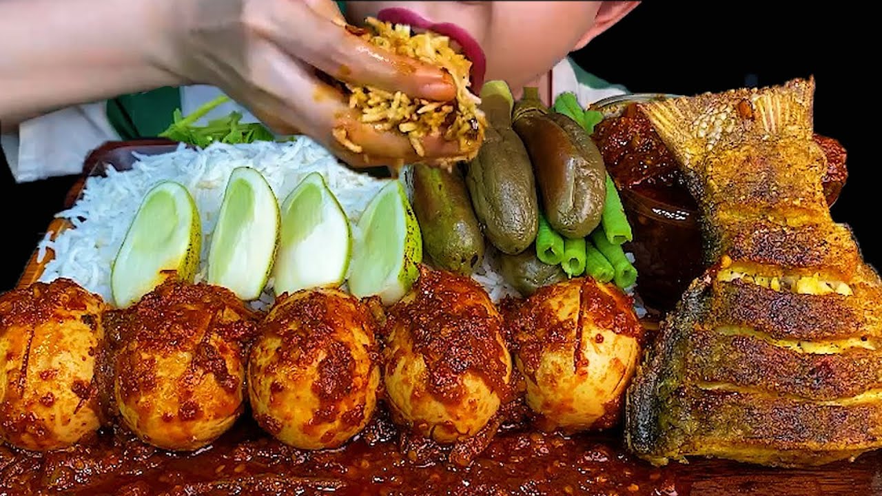 DELICIOUS||SPICY BOILED CHICKEN EGG TOMATO PASTE, FRIED FISH & WHITE RICE