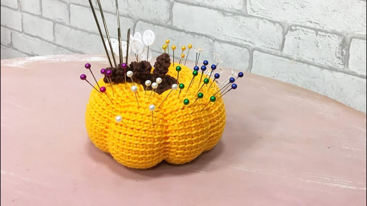 Alfineteiro de Abóbora em amigurumi