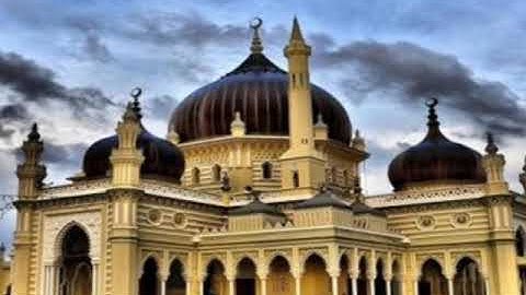 تلاوة خاشعة من سورة القارعة للقارئ هلويست نصرالدين