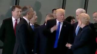 Trump thô bạo đẩy Thủ tướng Montenegro tại Hội nghị thượng đỉnh NATO 25.05.2017