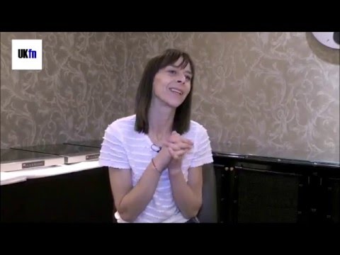 kate-dickie---couple-in-a-hole