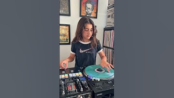 Thumbnail of This DJ 🔥🔥🔥 #djmichelle #warreng #scratch #scratchdj