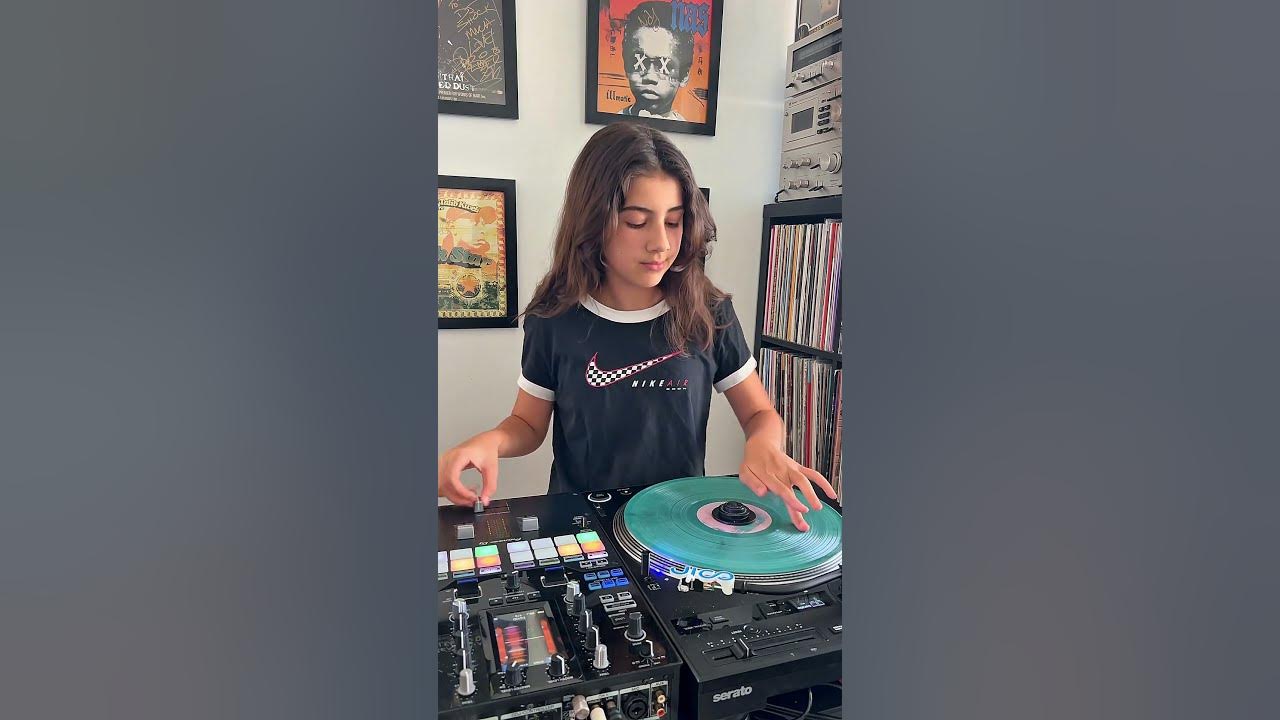 This DJ 🔥🔥🔥 #djmichelle #warreng #scratch #scratchdj
