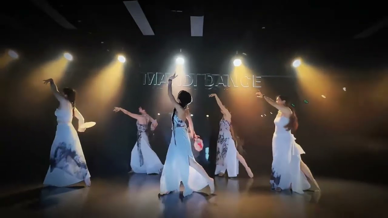 Quảng Hàn Cung #muacotrang #douyin #lilydancestudio 