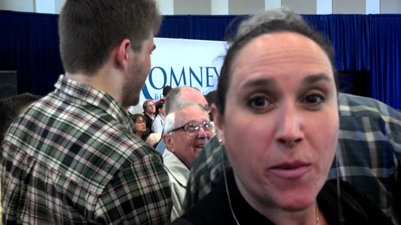 janet-kuypers-at-the-mitt-romney-town-hall-meeting-in-vernon-hills-il