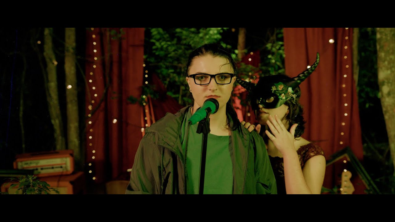I Met A Yeti - Red-Eyes B. Yeti (Music Video) I Met A Yeti - Red-Eyes B. Yeti (Music Video)