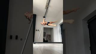 Download Lagu MY BEST EVER FONJI ON FLYING POLE 💥🔥 #klaudiastawiarz #poledance #aerialpole MP3