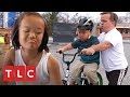 ¡Emma y Alex intentan andar en bicicleta sin ruedas! | Una gran familia | TLC Latinoamérica