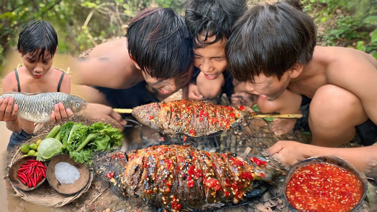 Primitive Technology  - Meet Fish big In Lake catch and cooking 