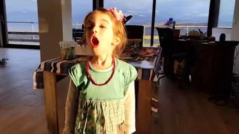 Juliette sings Daniel Tiger