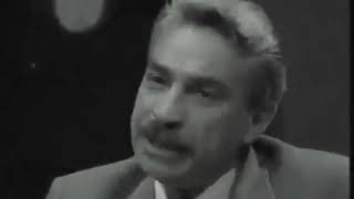 Şair Aslında Cahil Biridir - İsmet Özel