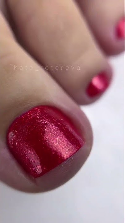 Покрывала ногти ЛАКОМ впервые 😍 практикуете такое? #педикюр #ноги # ...