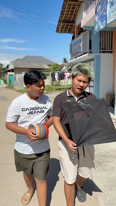 solusi kalian kalau layangan bolong ditambal pakai apa? #shorts #lucu #kocak