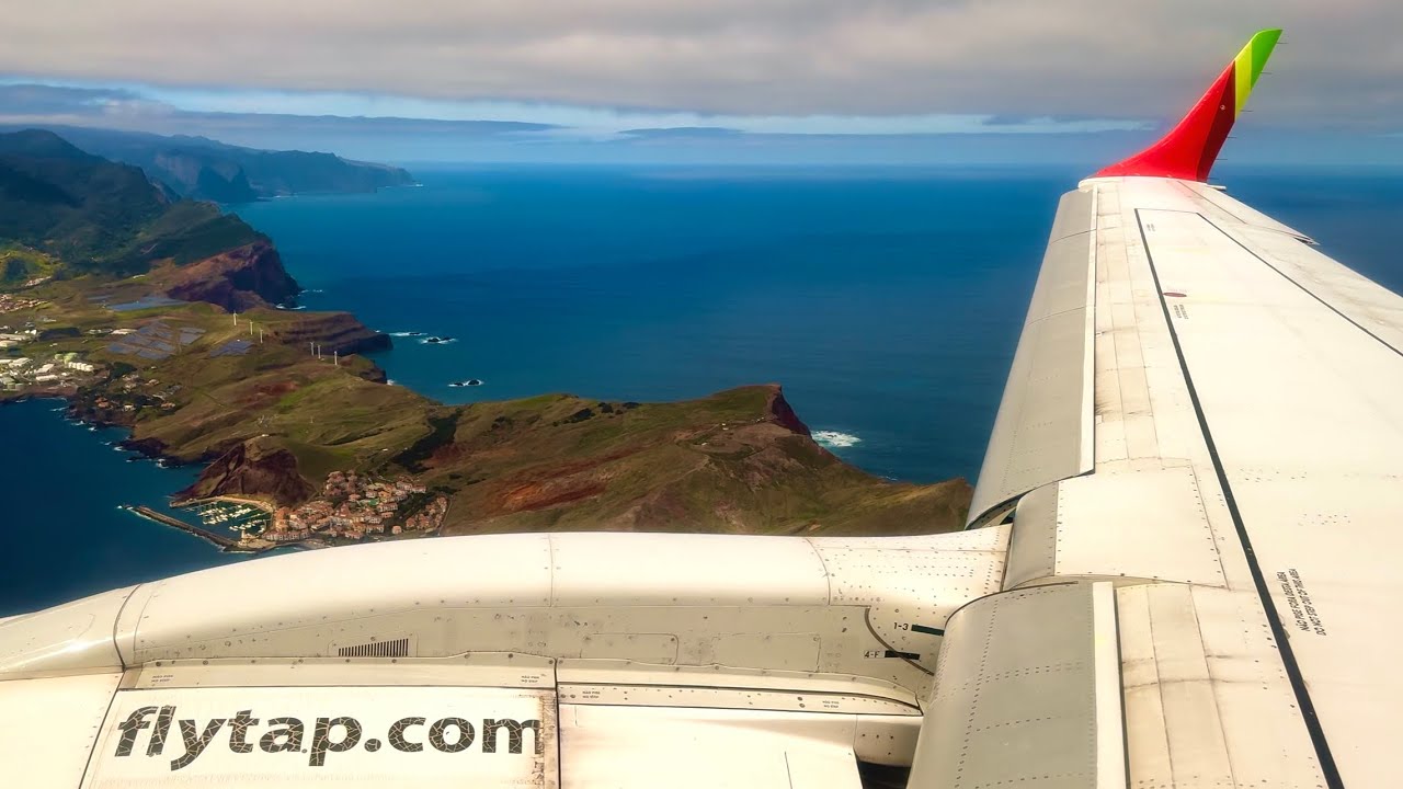 Landing at 🇵🇹Madeira, one of the world's most dangerous airports✈️
