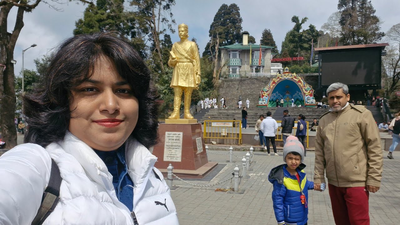 পায়ে হেটে ঘুরলাম দার্জিলিঙের আশেপাশে/Darjeeling Mall Market/Darjeeling Mahakal Market #vlog #travel