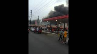 BOMBEROS DE D.O.E. PUERTO RICO RESPONDIENDO INCENDIO EN YAUCO