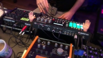 Squishy - Elektron Analog RYTM, Digitakt, Analog Keys and Moog Minitaur Jam