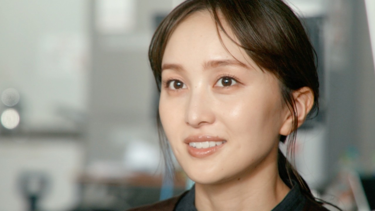 Momoclo's Momota Kanako's roots lie in street performances. She is