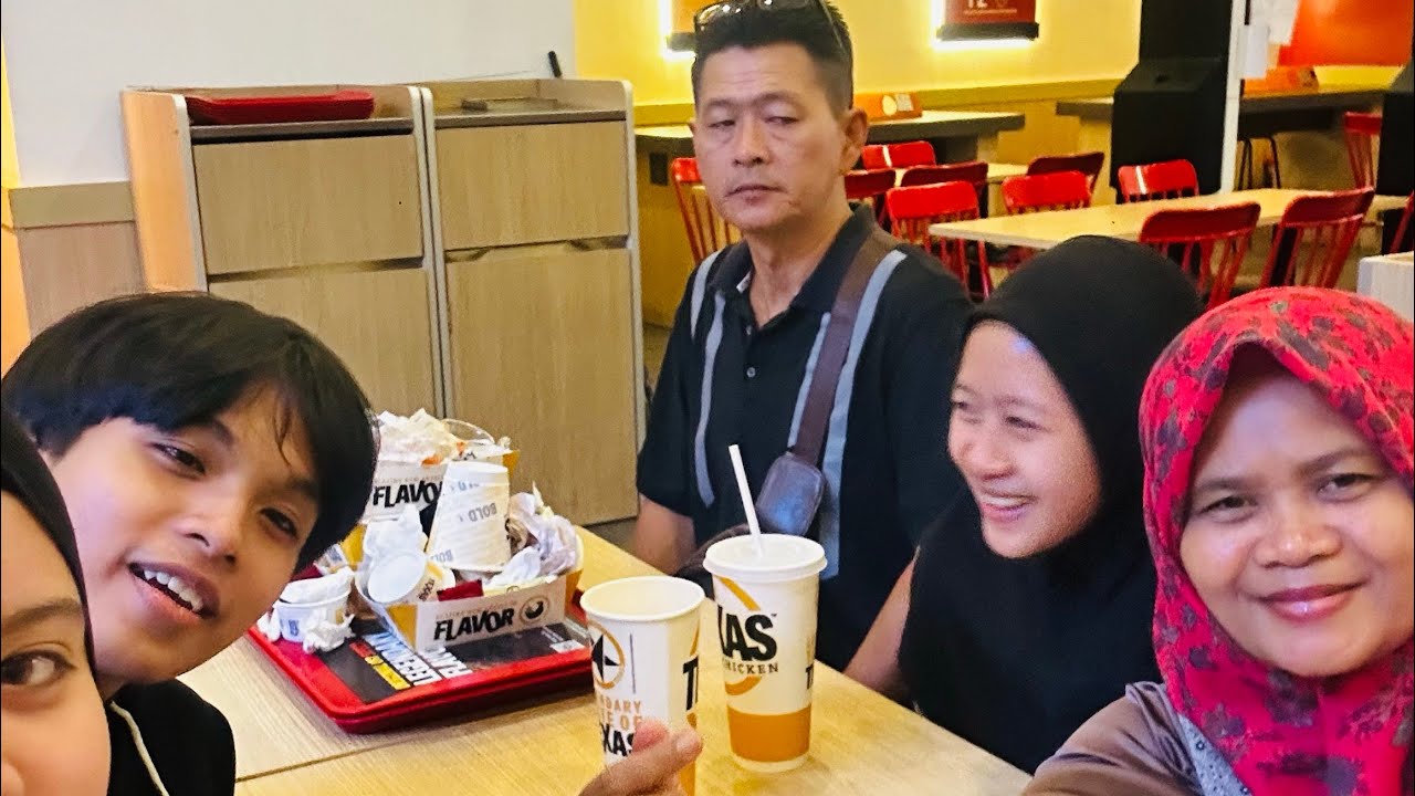 enrinawati rini sedang menyiarkan strim langsung!