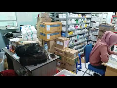 Kesibukan STOCK OPNAME Farmasi RS