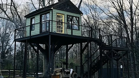 Our Treehouse ~ iEwTuBe ~ Isabella Walker