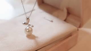 Japanese akoya pearl 18k gold pendant necklace