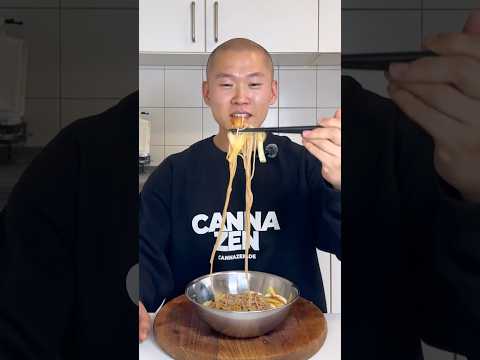 Honigmelone & Naengmyeon (koreanisches Nudelgericht) genießen