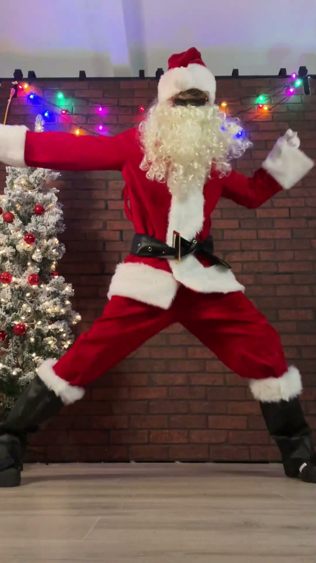 SANTA WITH AN ATTITUDE! Merrick \u0026 Bronx Sistas Choreo! #holidays #dance #Skit #vfx #Christmas