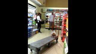 Tafa Manogiamanu. Singing in Safeway!