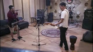 not available - joana cover by out of noize