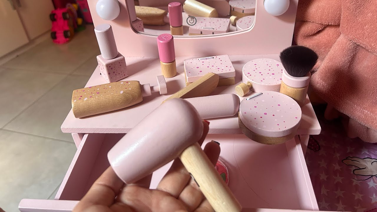 ASMR CASEIRINHO: Te arrumando pra sair com muito tapping nas makes de brinquedo 💄