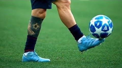 Lionel Messi Craziest Freestyle Skills & Goals ● NEW