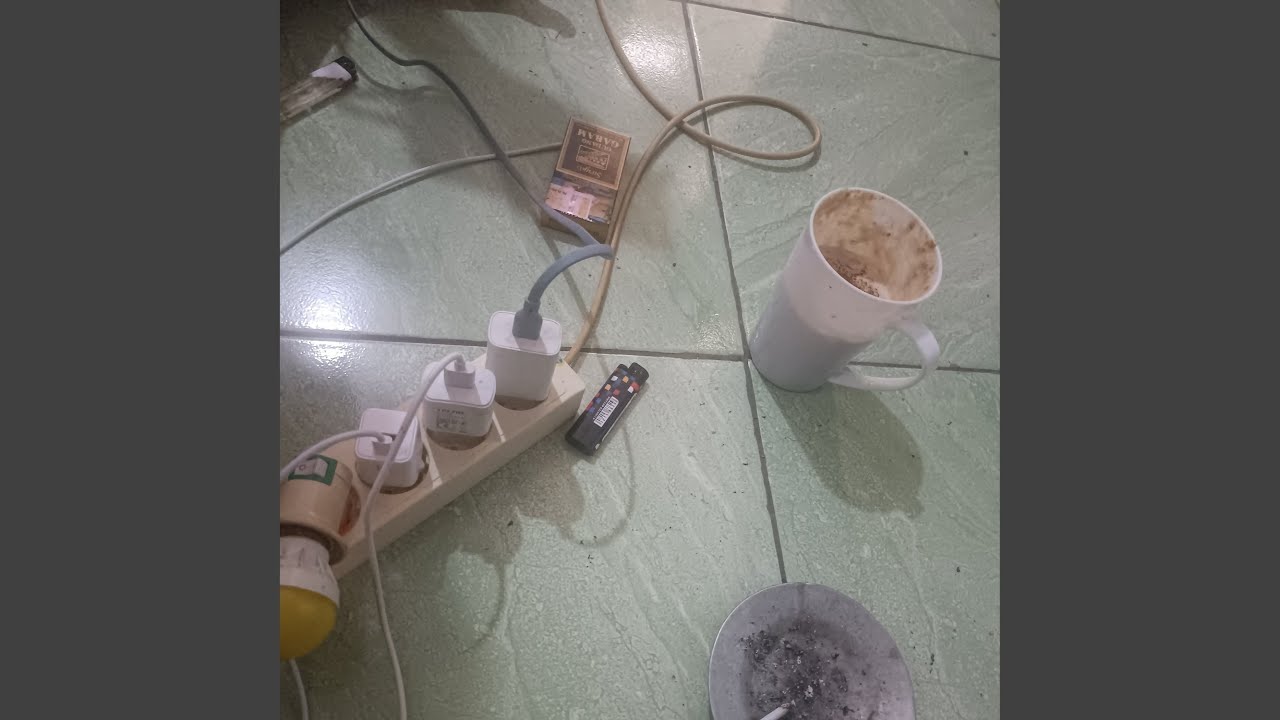 Kopi hangat di pagi itu