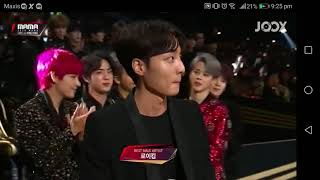 Roy kim win the best male artist at mama 2018 hongkong