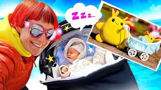 Видео для детей Мама для Лаки — Коляска для малышей — Мягкие игрушки и игры в дочки матери
