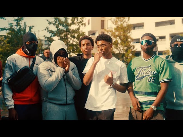 Guarda MLK - Pas Bouger (Clip Officiel) su YouTube Guarda MLK - Pas Bouger (Clip Officiel) su YouTube
