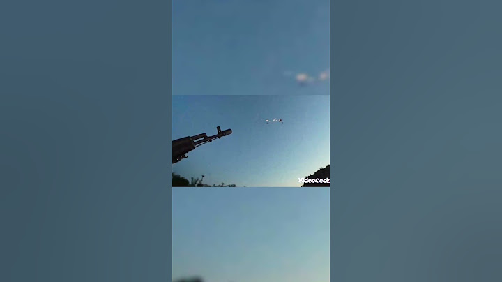 Russian soldiers get chased by Ukraine drone
