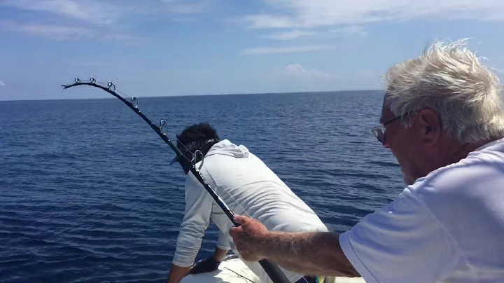 Roger McClanahan landing a Marlin, Cabo2016