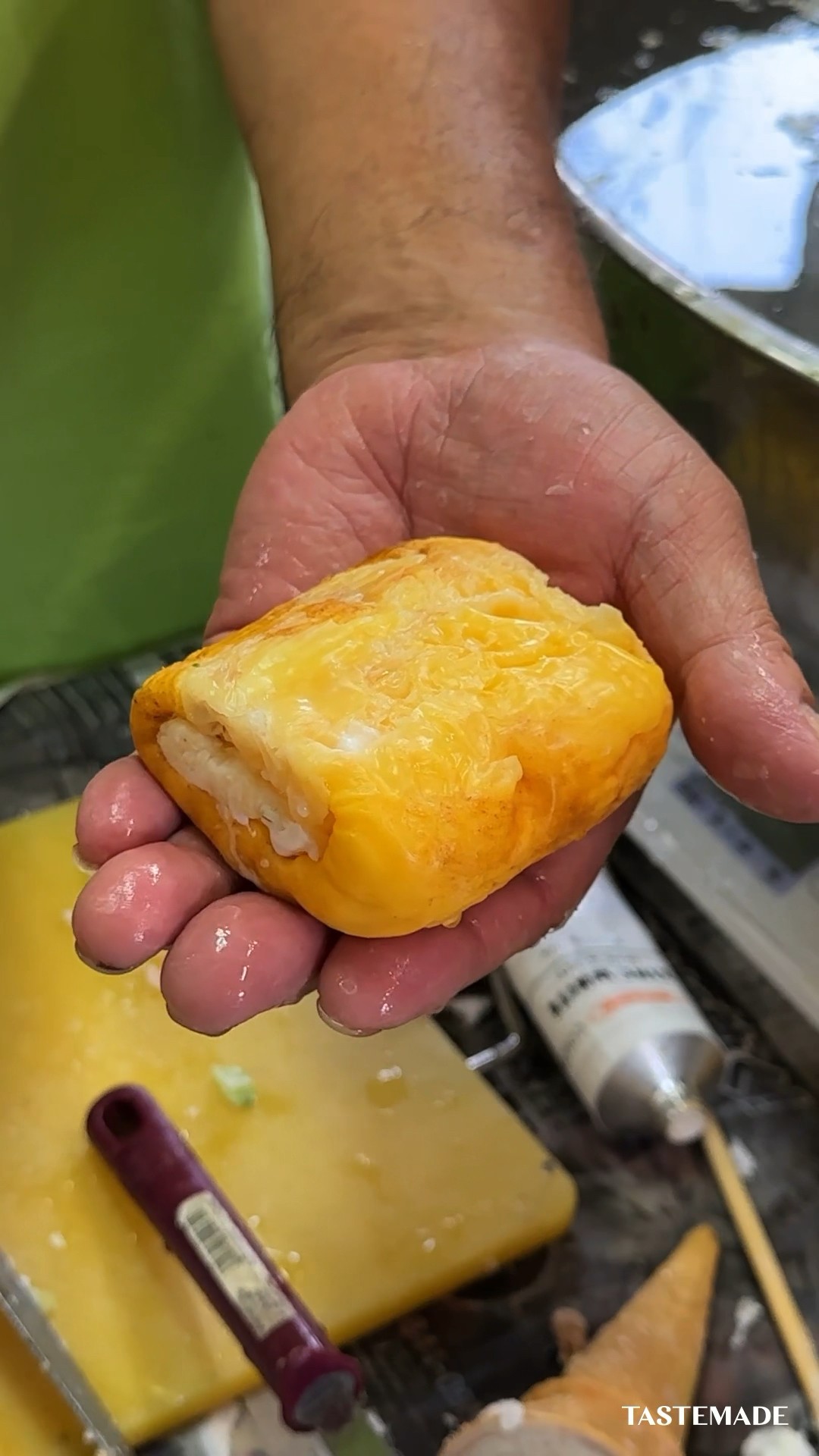 伝説の職人が作る卵焼きが美しすぎてよだれ出た🤤 | Japanese rolled