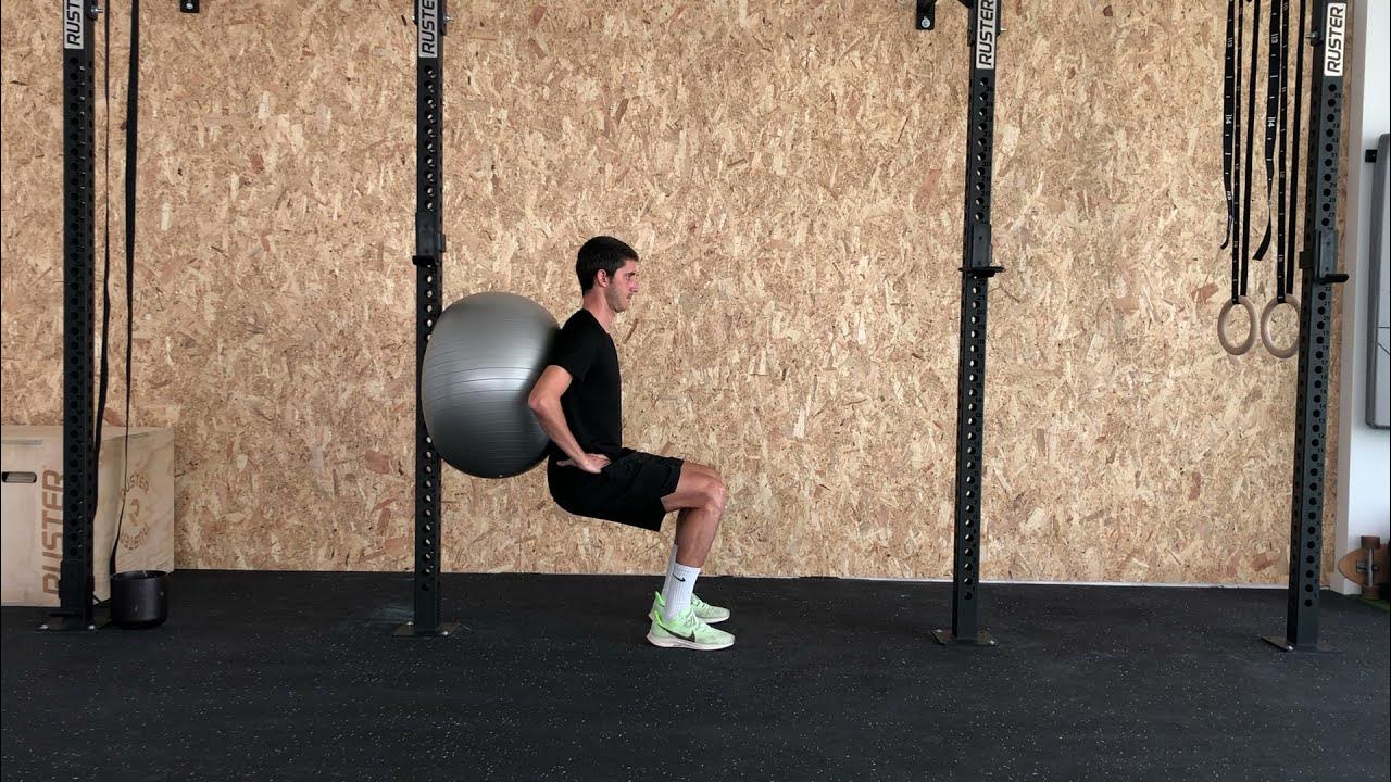 Swiss Ball wall squat Sentadilla en pared con fitball YouTube