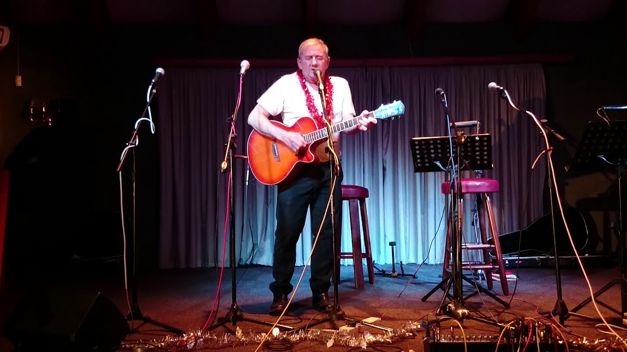 Bryan Deuchar performs at TJs Acoustic Music club Dec 2017 4 video phone beyonce mp3
