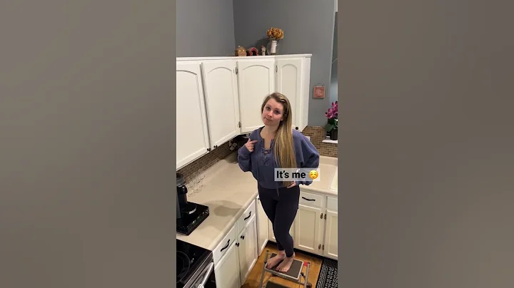 I’m the 4’10” problem! 🙃 #shorts #shortgirlproblems