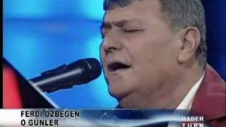 Ferdi Ozbegen-O gunler-Canli Piano Resimi