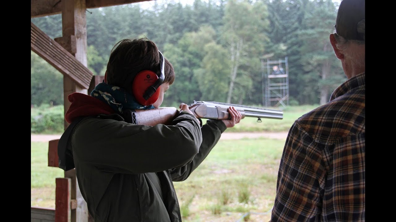 Too Young to Shoot?; Dirty Ammunition; Troubleshooting Gun Jams: Gun Talk Radio| 11.11.18 C self defense flashlight