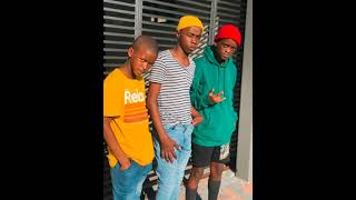 Dlala  Clinton  Ab Badlalele  Intsomi