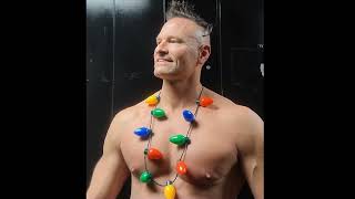 Holiday flex Friday pec bounce
